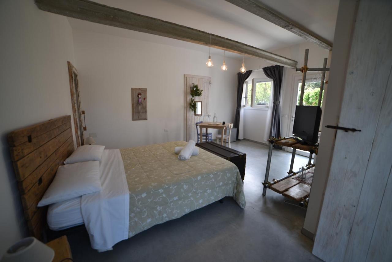 カスティリオーネ・ディ・ラベンナ Capannone111 Bed & Breakfast エクステリア 写真